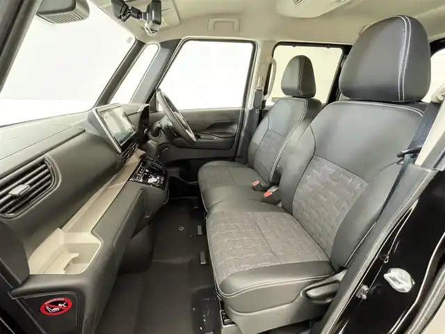 三菱 デリカミニ T プレミアム 滋賀県 2025(令7)年 0.1千km アメジストブラック 届出済み未使用車/純正9インチディスプレイオーディオ/【Bluetooth/Apple CarPlay/Android Auto】/両側パワースライドドア/ハーフレザーシート/全方位カメラ/MI-PILOT/クリアランスソナー/レーンキープアシスト/LEDヘッドライト/オートマチックハイビーム/衝突軽減ブレーキ/D/Nシートヒーター/ステアリングヒーター/ヒルディセントコントロール/デジタルインナーミラー/電動パーキングブレーキ/オートブレーキホールド/パドルシフト/後席ロールサンシェード/プッシュスタート/スマートキー/ステアリングリモコン