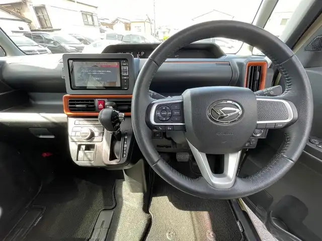 ダイハツ タント ファンクロスターボ 愛知県 2022(令4)年 0.7万km ブラックマイカメタリック/サンドベージュメタリック ターボ車/スマートキー/プッシュスタート/純正ナビ/（CD/DVD/FM/AM/BTHDMI）/フルセグTV/バックカメラ/ビルトインETC/純正15インチAW/両側パワースライドドア /プリクラッシュセーフティシステム/クリアランスソナー /アイドリングストップ/前後ドライブレコーダー/ステアリングスイッチ/純正フロアマット/純正ドアバイザー/ルーフレール/オートライト/取説、保証書