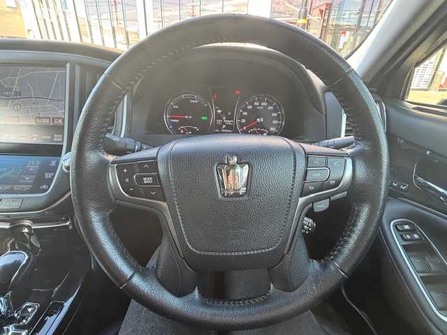 トヨタ クラウン ハイブリッド アスリートG 宮城県 2014(平26)年 10.4万km プレシャスブラックパール 登録時走行距離103420km/純正HDDナビ/フルセグTV/Bluetooth/AM/FM/CD/DVD/レーダークルーズコントロール/オートライト/バックカメラ/ドライブレコーダー/インテリジェットクリアランスソナー/プリクラッシュセーフティ/パワーシート/シートメモリー/プッシュスタート/スマートキー/LED/純正フロアマット/フォグランプ/純正AW/コーナーセンサー/後席サンシェード/4WD/電動格納ミラー/ドアバイザー