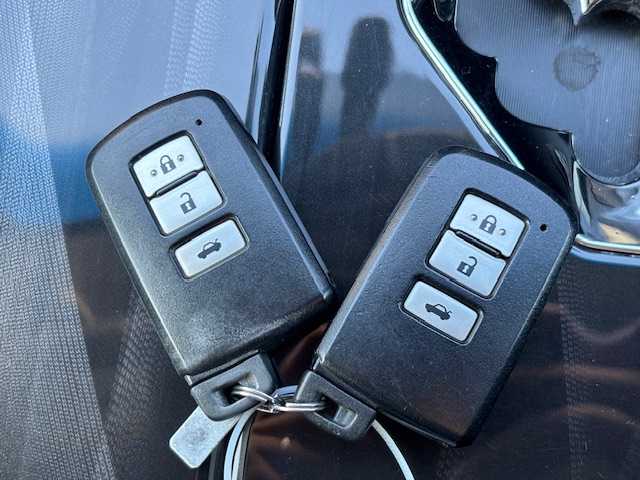 トヨタ クラウン ハイブリッド アスリートG 宮城県 2014(平26)年 10.4万km プレシャスブラックパール 登録時走行距離103420km/純正HDDナビ/フルセグTV/Bluetooth/AM/FM/CD/DVD/レーダークルーズコントロール/オートライト/バックカメラ/ドライブレコーダー/インテリジェットクリアランスソナー/プリクラッシュセーフティ/パワーシート/シートメモリー/プッシュスタート/スマートキー/LED/純正フロアマット/フォグランプ/純正AW/コーナーセンサー/後席サンシェード/4WD/電動格納ミラー/ドアバイザー