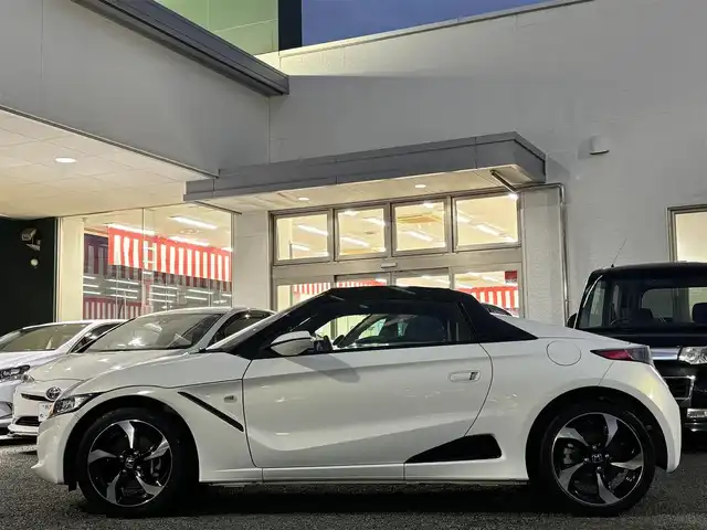 ホンダ Ｓ６６０ α 熊本県 2016(平28)年 5万km プレミアムスターホワイトパール 純正ディスプレイオーディオ/【BT/USB/HDMI】/バックカメラ/CTBA/クルーズコントロール/革巻きステアリング/ステアリングリモコン/パドルシフト/ETC/ハーフレザーシート/純正15インチアルミホイール/LEDオートライト/スマートキー/スペアキー/純正フロアマット