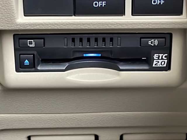トヨタ ランドクルーザー ZX 千葉県 2024(令6)年 1.2万km プレシャスホワイトパール 純正ナビ/　CD/DVD/Bluetooth/フルセグTV/　Apple car play/Android Auto/JBLサウンド/モデリスタエアロパッケージA＋リアスポイラー/サンルーフ/純正後席モニター/トヨタセーフティセンス/レーダークルーズコントロール/レーンキープアシスト/衝突軽減ブレーキ/クリアランスソナー/全方位カメラ/ヘッドアップディスプレイ/ブラインドスポットモニター/先行車発進警報/ロードサインアシスト/ダウンヒルアシスト/電動パーキング/オートホールド/オートハイビーム/指紋認証スタートボタン/ルーフレール/クールBOX/レザーシート/前席パワーシート/運転席シートメモリー/シートヒーター/エアーシート（セカンドシートまで）/ステアリングヒーター/パワーバックドア/電動格納サードシート/三眼LED/フォグランプ/ビルトインETC２．０/フロアマット/ドアバイザー