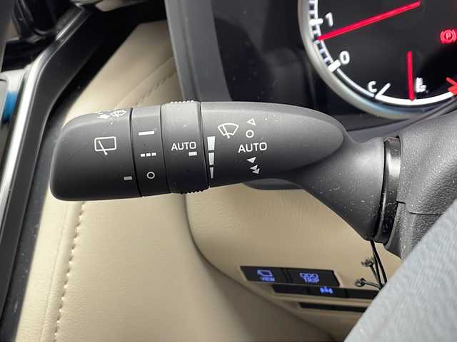 トヨタ ランドクルーザー ZX 千葉県 2024(令6)年 1.2万km プレシャスホワイトパール 純正ナビ/　CD/DVD/Bluetooth/フルセグTV/　Apple car play/Android Auto/JBLサウンド/モデリスタエアロパッケージA＋リアスポイラー/サンルーフ/純正後席モニター/トヨタセーフティセンス/レーダークルーズコントロール/レーンキープアシスト/衝突軽減ブレーキ/クリアランスソナー/全方位カメラ/ヘッドアップディスプレイ/ブラインドスポットモニター/先行車発進警報/ロードサインアシスト/ダウンヒルアシスト/電動パーキング/オートホールド/オートハイビーム/指紋認証スタートボタン/ルーフレール/クールBOX/レザーシート/前席パワーシート/運転席シートメモリー/シートヒーター/エアーシート（セカンドシートまで）/ステアリングヒーター/パワーバックドア/電動格納サードシート/三眼LED/フォグランプ/ビルトインETC２．０/フロアマット/ドアバイザー