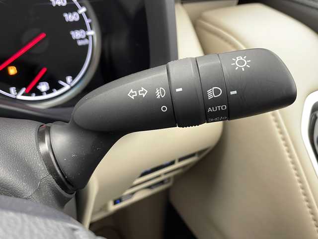 トヨタ ランドクルーザー ZX 千葉県 2024(令6)年 1.2万km プレシャスホワイトパール 純正ナビ/　CD/DVD/Bluetooth/フルセグTV/　Apple car play/Android Auto/JBLサウンド/モデリスタエアロパッケージA＋リアスポイラー/サンルーフ/純正後席モニター/トヨタセーフティセンス/レーダークルーズコントロール/レーンキープアシスト/衝突軽減ブレーキ/クリアランスソナー/全方位カメラ/ヘッドアップディスプレイ/ブラインドスポットモニター/先行車発進警報/ロードサインアシスト/ダウンヒルアシスト/電動パーキング/オートホールド/オートハイビーム/指紋認証スタートボタン/ルーフレール/クールBOX/レザーシート/前席パワーシート/運転席シートメモリー/シートヒーター/エアーシート（セカンドシートまで）/ステアリングヒーター/パワーバックドア/電動格納サードシート/三眼LED/フォグランプ/ビルトインETC２．０/フロアマット/ドアバイザー