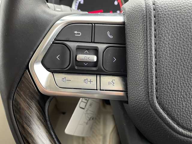 トヨタ ランドクルーザー ZX 千葉県 2024(令6)年 1.2万km プレシャスホワイトパール 純正ナビ/　CD/DVD/Bluetooth/フルセグTV/　Apple car play/Android Auto/JBLサウンド/モデリスタエアロパッケージA＋リアスポイラー/サンルーフ/純正後席モニター/トヨタセーフティセンス/レーダークルーズコントロール/レーンキープアシスト/衝突軽減ブレーキ/クリアランスソナー/全方位カメラ/ヘッドアップディスプレイ/ブラインドスポットモニター/先行車発進警報/ロードサインアシスト/ダウンヒルアシスト/電動パーキング/オートホールド/オートハイビーム/指紋認証スタートボタン/ルーフレール/クールBOX/レザーシート/前席パワーシート/運転席シートメモリー/シートヒーター/エアーシート（セカンドシートまで）/ステアリングヒーター/パワーバックドア/電動格納サードシート/三眼LED/フォグランプ/ビルトインETC２．０/フロアマット/ドアバイザー