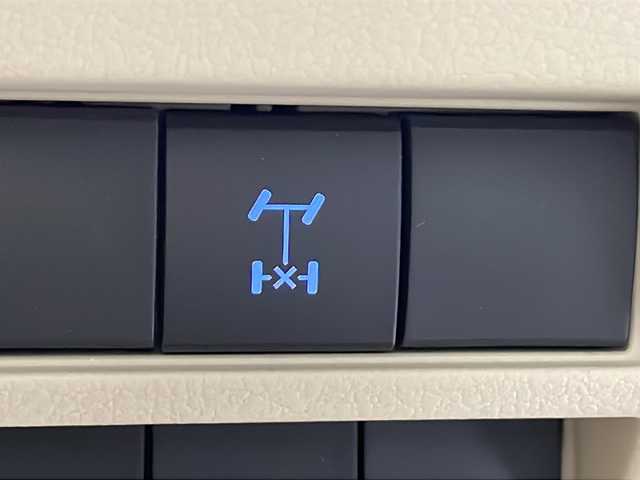 トヨタ ランドクルーザー ZX 千葉県 2024(令6)年 1.2万km プレシャスホワイトパール 純正ナビ/　CD/DVD/Bluetooth/フルセグTV/　Apple car play/Android Auto/JBLサウンド/モデリスタエアロパッケージA＋リアスポイラー/サンルーフ/純正後席モニター/トヨタセーフティセンス/レーダークルーズコントロール/レーンキープアシスト/衝突軽減ブレーキ/クリアランスソナー/全方位カメラ/ヘッドアップディスプレイ/ブラインドスポットモニター/先行車発進警報/ロードサインアシスト/ダウンヒルアシスト/電動パーキング/オートホールド/オートハイビーム/指紋認証スタートボタン/ルーフレール/クールBOX/レザーシート/前席パワーシート/運転席シートメモリー/シートヒーター/エアーシート（セカンドシートまで）/ステアリングヒーター/パワーバックドア/電動格納サードシート/三眼LED/フォグランプ/ビルトインETC２．０/フロアマット/ドアバイザー