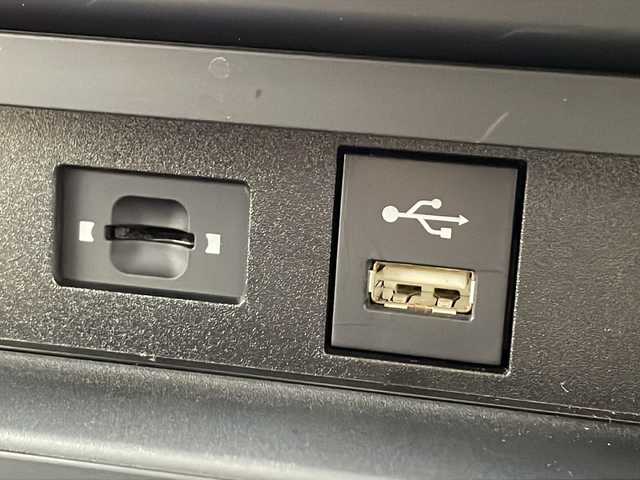 トヨタ ランドクルーザー ZX 千葉県 2024(令6)年 1.2万km プレシャスホワイトパール 純正ナビ/　CD/DVD/Bluetooth/フルセグTV/　Apple car play/Android Auto/JBLサウンド/モデリスタエアロパッケージA＋リアスポイラー/サンルーフ/純正後席モニター/トヨタセーフティセンス/レーダークルーズコントロール/レーンキープアシスト/衝突軽減ブレーキ/クリアランスソナー/全方位カメラ/ヘッドアップディスプレイ/ブラインドスポットモニター/先行車発進警報/ロードサインアシスト/ダウンヒルアシスト/電動パーキング/オートホールド/オートハイビーム/指紋認証スタートボタン/ルーフレール/クールBOX/レザーシート/前席パワーシート/運転席シートメモリー/シートヒーター/エアーシート（セカンドシートまで）/ステアリングヒーター/パワーバックドア/電動格納サードシート/三眼LED/フォグランプ/ビルトインETC２．０/フロアマット/ドアバイザー