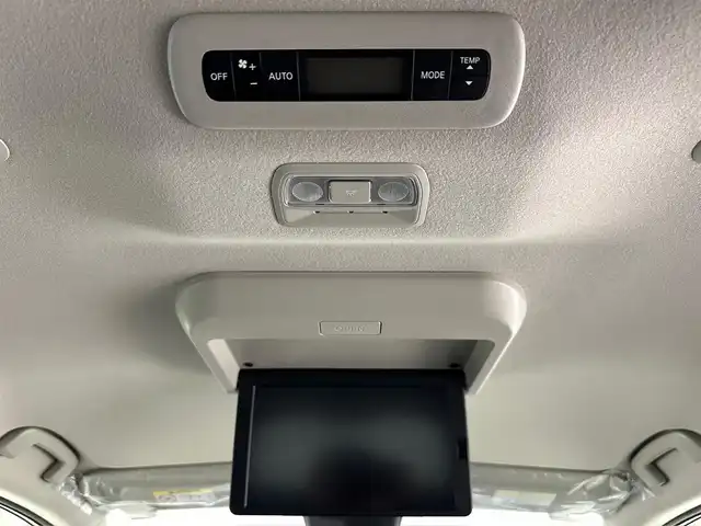 日産 セレナ e－パワー ハイウェイスター V 兵庫県 2025(令7)年 0.1千km プリズムホワイト 登録済未使用車/ヘッドランプ オートレベライザー/アダプティブLEDヘッドライトシステム/LEDフォグ/インテリジェント アラウンドビューモニター（移動物 検知機能付/インテリジェント ルームミラー/アドバンスドドライブアシストディスプレイ（12.3インチカラーディスプレイ）/統合型インターフェースディスプレイ/ワイヤレス充電器/6スピーカー/NissanConnectナビゲーションシステム（地デジ内蔵）/車載通信ユニット（TCU[Telematics Control Unit]/ETC2.0ユニット（ビルトインタイプ）/ドライブレコーダー（前後セット）/プロパイロット（ナビリンク機能付）/プロパイロット緊急停止支援システム（SOSコール機能付）SOSコール（488400円）/後席専用モニターHDMI NissanConnectナビ付車用(125400円)/純正１６インチAW/スペアキーｘ１/コーナーセンサー/Bt/USB/HDMI/フルセグ