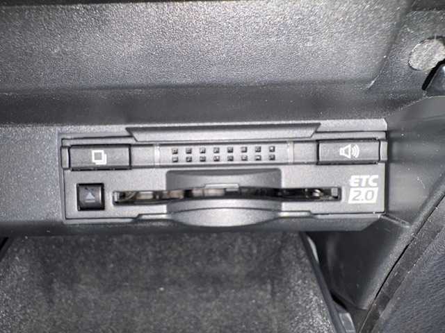 レクサス ＲＸ 450h バージョンL 大阪府 2017(平29)年 2.7万km ソニッククォーツ 純正12.3型ナビ/全方位カメラ/ブラインドスポットモニター/レクサスセーフティーシステム/ヘッドアップディスプレイ/電動リアゲート/パワーシート/シートメモリー/シートヒーター/シートエアコン/黒革シート/三眼LEDヘッドライト/ビルトインETC2.0/純正アルミホイール/スマートキー×2