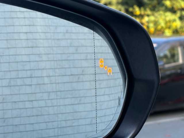 レクサス ＲＸ 450h バージョンL 大阪府 2017(平29)年 2.7万km ソニッククォーツ 純正12.3型ナビ/全方位カメラ/ブラインドスポットモニター/レクサスセーフティーシステム/ヘッドアップディスプレイ/電動リアゲート/パワーシート/シートメモリー/シートヒーター/シートエアコン/黒革シート/三眼LEDヘッドライト/ビルトインETC2.0/純正アルミホイール/スマートキー×2