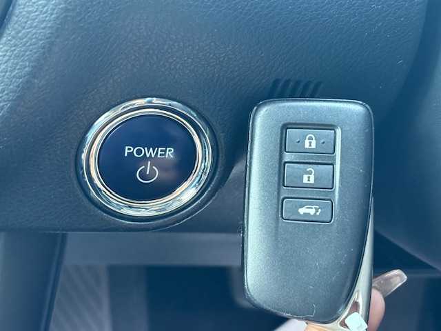 レクサス ＲＸ 450h バージョンL 大阪府 2017(平29)年 2.7万km ソニッククォーツ 純正12.3型ナビ/全方位カメラ/ブラインドスポットモニター/レクサスセーフティーシステム/ヘッドアップディスプレイ/電動リアゲート/パワーシート/シートメモリー/シートヒーター/シートエアコン/黒革シート/三眼LEDヘッドライト/ビルトインETC2.0/純正アルミホイール/スマートキー×2