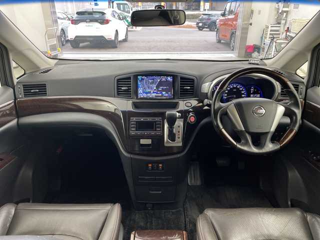 日産 エルグランド 350ハイウェイスター プレミアム 兵庫県 2011(平23)年 6.8万km ブリリアントホワイトパール ・アルパイン製8型ナビ＆フルセグ＆BT＆DVD/・アルパイン製10.2型フリップダウンモニター/・バックカメラ/・両側パワースライドドア/・革シート/・前席シートヒーター/・前席パワーシート/・パワーバックドア/・TEIN車高調/・社外20インチアルミホイール/・スマートキー/・プッシュスタート/・ETC/・LEDヘッドライト/・オートライト/・フロアマット/・横滑り防止装置