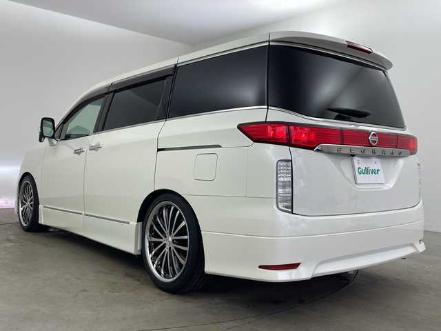 日産 エルグランド 350ハイウェイスター プレミアム 兵庫県 2011(平23)年 6.8万km ブリリアントホワイトパール ・アルパイン製8型ナビ＆フルセグ＆BT＆DVD/・アルパイン製10.2型フリップダウンモニター/・バックカメラ/・両側パワースライドドア/・革シート/・前席シートヒーター/・前席パワーシート/・パワーバックドア/・TEIN車高調/・社外20インチアルミホイール/・スマートキー/・プッシュスタート/・ETC/・LEDヘッドライト/・オートライト/・フロアマット/・横滑り防止装置