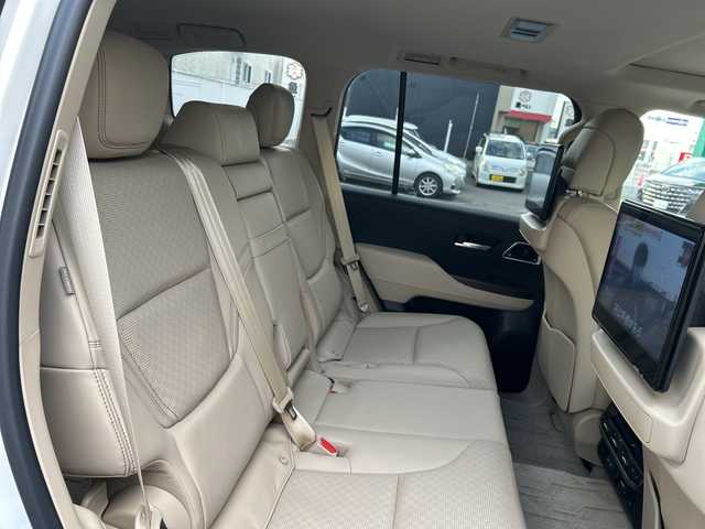 トヨタ ランドクルーザー ZX 栃木県 2024(令6)年 0.4万km プレシャスホワイトパール サンルーフ/リヤエンターテインメントシステム/JBLプレミアムサウンド/寒冷地仕様/ルーフレール/本革シート/クールボックス/電動リヤデフロック/タイヤ空気圧警報システム/パノラミックビューモニター/マルチテレインモニター/純正20inAW