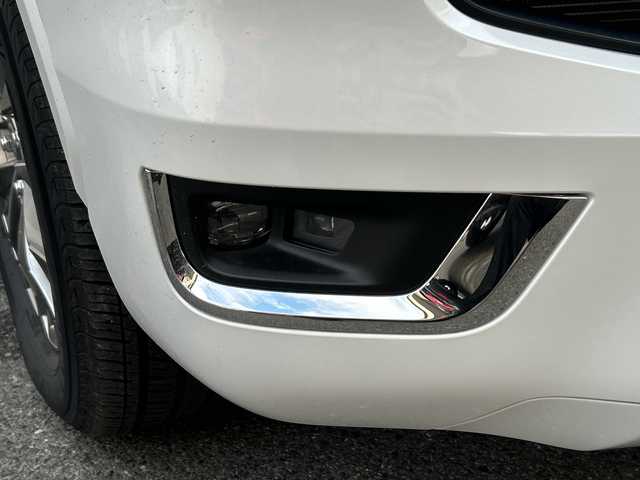 トヨタ ランドクルーザー ZX 栃木県 2024(令6)年 0.4万km プレシャスホワイトパール サンルーフ/リヤエンターテインメントシステム/JBLプレミアムサウンド/寒冷地仕様/ルーフレール/本革シート/クールボックス/電動リヤデフロック/タイヤ空気圧警報システム/パノラミックビューモニター/マルチテレインモニター/純正20inAW