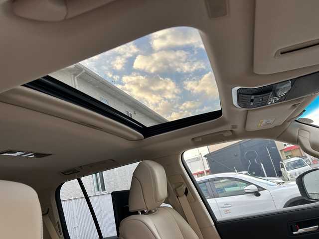 トヨタ ランドクルーザー ZX 栃木県 2024(令6)年 0.4万km プレシャスホワイトパール サンルーフ/リヤエンターテインメントシステム/JBLプレミアムサウンド/寒冷地仕様/ルーフレール/本革シート/クールボックス/電動リヤデフロック/タイヤ空気圧警報システム/パノラミックビューモニター/マルチテレインモニター/純正20inAW