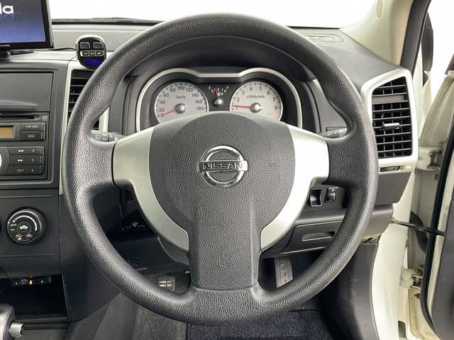日産 ウイングロード 15M FOUR 道央・札幌 2009(平21)年 13.6万km ホワイトパール ・社外パナソニックポータブルモニター/・純正オーディオ&CD/・ETC/・電動格納ミラー/・純正フロアマット/・ドアバイザー/・オートライト/・ヘッドライトレベライザー/・フォグランプ/・スマートキー/・社外エンジンスターター/・社外AW夏タイヤ積込