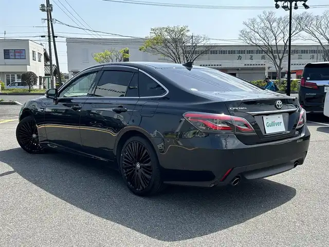 トヨタ クラウン ハイブリッド S スポーツスタイル 鳥取県 2020(令2)年 6.1万km プレシャスブラックパール 純正ナビ/フルセグ/DVD/CD/BT/USB/パノラミックビューカメラ/ETC2.0/ドライブレコーダー(前方)/ハーフレザーシート/前席パワーシート/前席シートヒーター/トヨタセーフティセンス/レーダークルーズコントロール/ステアリングヒーター/パーキングサポートブレーキ/ブラインドスポットモニター/レーンキープアシスト/LEDヘッドライト/19インチアルミホイール/（新品サマータイヤ）/プッシュエンジンスタート/フロアマット/ドアバイザー/保証書・取扱説明書/スペアキー/スタッドレスセット積込み