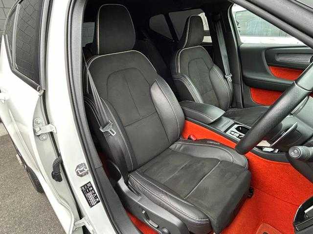 ボルボ ＸＣ４０ T4 AWD Rデザイン 埼玉県 2020(令2)年 3.9万km パール ワンオーナー　/ハーフレザーシート　/純正ナビゲーション　/地デジ　/ブラックルーフ　/純正１９インチアルミホイール　/パワーバックドア　/ＬＥＤヘッドライト　/ルーフレール