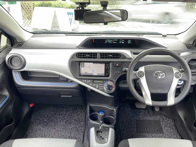 トヨタ アクア S 兵庫県 2014(平26)年 4.1万km クールソーダメタリック 純正SDナビ/フルセグTV/Bluetooth/バックカメラ/プッシュスタート/スマートキー×２/ETC/オートライト/取扱説明書