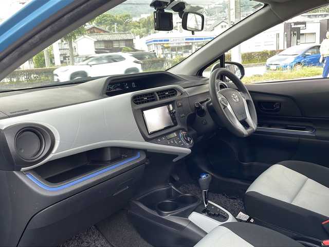 トヨタ アクア S 兵庫県 2014(平26)年 4.1万km クールソーダメタリック 純正SDナビ/フルセグTV/Bluetooth/バックカメラ/プッシュスタート/スマートキー×２/ETC/オートライト/取扱説明書