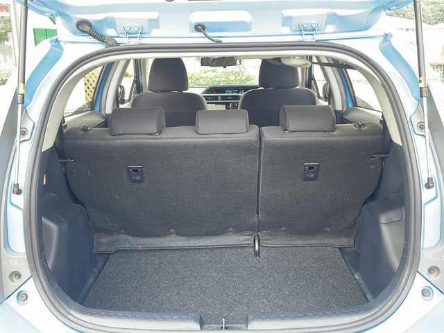 トヨタ アクア S 兵庫県 2014(平26)年 4.1万km クールソーダメタリック 純正SDナビ/フルセグTV/Bluetooth/バックカメラ/プッシュスタート/スマートキー×２/ETC/オートライト/取扱説明書