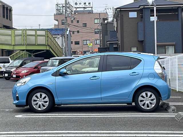 トヨタ アクア S 兵庫県 2014(平26)年 4.1万km クールソーダメタリック 純正SDナビ/フルセグTV/Bluetooth/バックカメラ/プッシュスタート/スマートキー×２/ETC/オートライト/取扱説明書