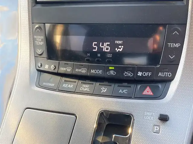 トヨタ アルファード 240S 岩手県 2012(平24)年 7.4万km ブラック 社外メモリナビ/AM/FM/CD/DVD/Bluetooth/フルセグTV/バックカメラ/ビルトインETC/片側パワースライドドア/フリップダウンモニター/レーンキープアシスト/横滑り防止装置/コーナーセンサー/オートライト/HIDヘッドライト/スマートキー/エンジンスターター/モデリスタエアロ/プッシュスタート/電動格納ミラー/社外18インチAW/純正フロアマット/ドアバイザー/保証書/取扱説明書