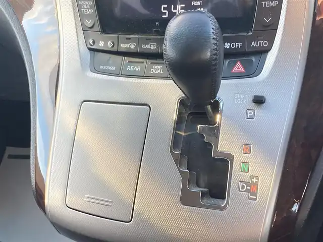 トヨタ アルファード 240S 岩手県 2012(平24)年 7.4万km ブラック 社外メモリナビ/AM/FM/CD/DVD/Bluetooth/フルセグTV/バックカメラ/ビルトインETC/片側パワースライドドア/フリップダウンモニター/レーンキープアシスト/横滑り防止装置/コーナーセンサー/オートライト/HIDヘッドライト/スマートキー/エンジンスターター/モデリスタエアロ/プッシュスタート/電動格納ミラー/社外18インチAW/純正フロアマット/ドアバイザー/保証書/取扱説明書