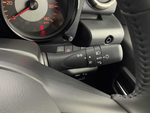 スズキ ジムニー XC 栃木県 2023(令5)年 0.1万km シフォンアイボリーM スズキセーフティサポート/・衝突軽減ブレーキ/・レーンアシスト/・オートマチックハイビーム/ダウンヒルアシスト/クルーズコントロール/アイドリングストップ/前席シートヒーター/トランスファーレバー/LEDヘッドライト/フォグランプ/ヘッドライトウォッシャー/オートライト/ステアリングスイッチ/電動格納ミラー/オートエアコン