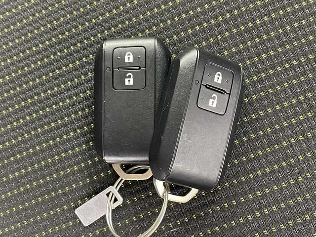 スズキ ジムニー XC 栃木県 2023(令5)年 0.1万km シフォンアイボリーM スズキセーフティサポート/・衝突軽減ブレーキ/・レーンアシスト/・オートマチックハイビーム/ダウンヒルアシスト/クルーズコントロール/アイドリングストップ/前席シートヒーター/トランスファーレバー/LEDヘッドライト/フォグランプ/ヘッドライトウォッシャー/オートライト/ステアリングスイッチ/電動格納ミラー/オートエアコン