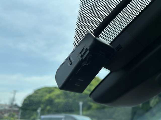 トヨタ プリウス A ツーリングセレクション 大阪府 2020(令2)年 2.9万km アティチュードブラックマイカ BMS/純正9インチナビ/トヨタセーフティセンス/レーンキープアシスト/横滑り防止装置/コーナーセンサー（前後）/衝突被害軽減システム/パーキングアシスト/クルーズコントロール（追従有）/HVD/シートヒーター（D+N席）/パワーシート（D席）/レザーシート/純正ドラレコ/オートライト/オートハイビーム/純正アルミホイール/純正フロアマット/スマートキー（2本）