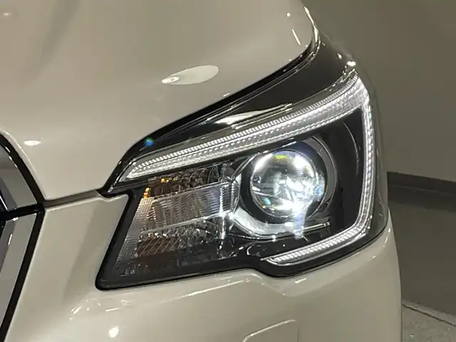 スバル フォレスター ハイブリッド アドバンス 愛知県 2019(令1)年 4.5万km クリスタルホワイトP 純正８インチＳＤナビ　/（Bluetooth/フルセグTV/SD/FM/AM/CD・DVD再生）/アイサイト　/　　-プリクラッシュブレーキ/　　-誤発進制御/　　-レーダークルーズコントロール/　　-車線逸脱警報/　　-先行車発進お知らせ/電動バックドア　/ビルトインＥＴＣ　/シートヒーター　/デジタルインナーミラー　/ドライブレコーダー　/ブラインドスポットモニター（ＢＳＭ）　/ＵＳＢ接続　/ステアリングヒーター　/メモリー付電動パワーシート　/ルーフレール/オートブレーキホールド機能/パドルシフト/ソナー