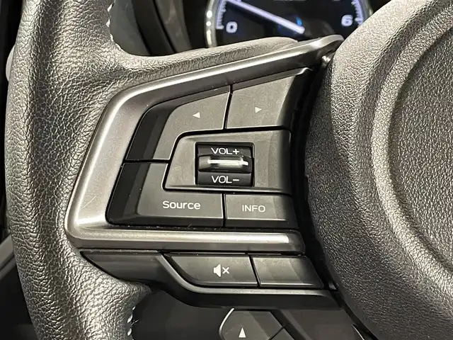 スバル フォレスター ハイブリッド アドバンス 愛知県 2019(令1)年 4.5万km クリスタルホワイトP 純正８インチＳＤナビ　/（Bluetooth/フルセグTV/SD/FM/AM/CD・DVD再生）/アイサイト　/　　-プリクラッシュブレーキ/　　-誤発進制御/　　-レーダークルーズコントロール/　　-車線逸脱警報/　　-先行車発進お知らせ/電動バックドア　/ビルトインＥＴＣ　/シートヒーター　/デジタルインナーミラー　/ドライブレコーダー　/ブラインドスポットモニター（ＢＳＭ）　/ＵＳＢ接続　/ステアリングヒーター　/メモリー付電動パワーシート　/ルーフレール/オートブレーキホールド機能/パドルシフト/ソナー