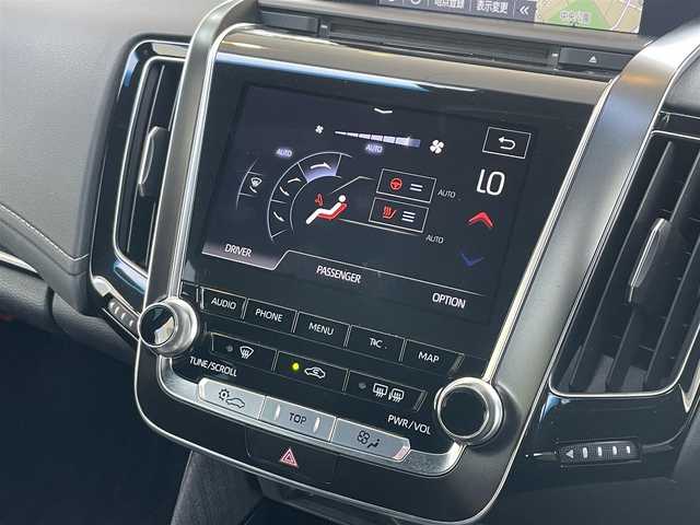 トヨタ クラウン ハイブリッド S Cパッケージ 静岡県 2018(平30)年 1.5万km ホワイトパールクリスタルシャイン トヨタセーフティセンス　/レーダークルコン　　　/純正ナビ　/地デジ　/Ｂカメラ　/ＨＵＤ　/オートホールド　/オートハイビーム　/パドルシフト　/ステアリングスイッチ　　/革巻きステアリング　/純正１７インチＡＷ/スマートキー /スペアキー /保証書/取説