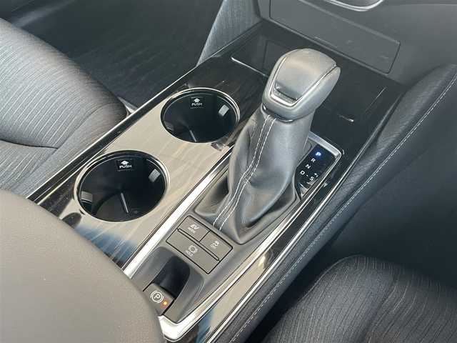 トヨタ クラウン ハイブリッド S Cパッケージ 静岡県 2018(平30)年 1.5万km ホワイトパールクリスタルシャイン トヨタセーフティセンス　/レーダークルコン　　　/純正ナビ　/地デジ　/Ｂカメラ　/ＨＵＤ　/オートホールド　/オートハイビーム　/パドルシフト　/ステアリングスイッチ　　/革巻きステアリング　/純正１７インチＡＷ/スマートキー /スペアキー /保証書/取説