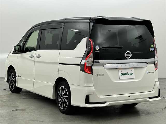 日産 セレナ e－パワー ハイウェイスター V 福岡県 2021(令3)年 2.7万km ブリリアントホワイトパール 2トーン 後席モニター　/純正ナビ　/全方位カメラ　/ＥＴＣ　/前方ドラレコ　/デジタルルームミラー　/ＡＣＣ　/プロパイロット　/コーナーセンサー　/エマージェンシーブレーキ　/レーンキープ　/ＢＳＭ　/両側電動スライドドア　/ＬＥＤ
