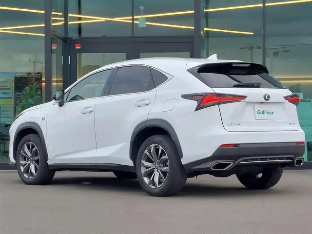 レクサス ＮＸ 300 Fスポーツ 東京都 2019(平31)年 4万km ホワイトノーヴァガラスフレーク ムーンルーフ/ヘッドアップディスプレイ/ルーフレール/3眼LEDヘッドライト/純正ナビ/パノラミックビューモニター/ドライブレコーダー/ETC2.0/シートヒーター/ベンチレーションシート/ステアリングヒーター/パワーバックドア/パドルシフト/Lexus Safety System ＋/・プリクラッシュセーフティ/・レーントレーシングアシスト/・オートマチックハイビーム/・アダプティブハイビームシステム/・レーダークルーズコントロール/・ブラインドスポットモニター