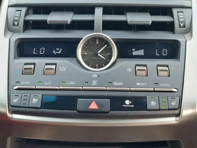 レクサス ＮＸ 300 Fスポーツ 東京都 2019(平31)年 4万km ホワイトノーヴァガラスフレーク ムーンルーフ/ヘッドアップディスプレイ/ルーフレール/3眼LEDヘッドライト/純正ナビ/パノラミックビューモニター/ドライブレコーダー/ETC2.0/シートヒーター/ベンチレーションシート/ステアリングヒーター/パワーバックドア/パドルシフト/Lexus Safety System ＋/・プリクラッシュセーフティ/・レーントレーシングアシスト/・オートマチックハイビーム/・アダプティブハイビームシステム/・レーダークルーズコントロール/・ブラインドスポットモニター