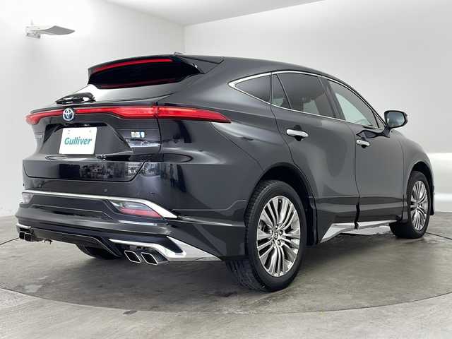 トヨタ ハリアー ハイブリッド Z レザーパッケージ 兵庫県 2023(令5)年 2.8万km プレシャスブラックパール ・モデリスタエアロ/・JBLプレミアムサウンド/・トヨタセーフティセンス/・プリクラッシュセーフティー/・レーンディバチャーアラート/・標識認識機能/・誤発進抑制機能/・ブラインドスポットモニター/・レーダークルーズコントロール/・クリアランスソナー/・純正12.3型ナビ＆TV＆BT＆USB＆Miracast/・パノラマミックビューモニター/・本革シート/・快適温熱シート/・シートベンチレーション/・運転席8ウェイパワーシート/・助手席4ウェイパワーシート/・パワーバックドア（ハンズフリー機能付き）/・デジタルインナーミラー（前後録画機能付き）/・ヘッドアップディスプレイ/・スマートキー/・スペアキー/・プッシュスタート/・ビルトインETC2.0/・ステアリングヒーター/・フロアマット/・LEDヘッドライト/・LEDフォグランプ/・オートライト/・AC１００V