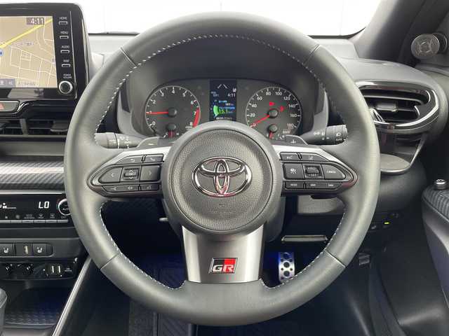 トヨタ ＧＲヤリス RS 山梨県 2021(令3)年 4.1万km エモーショナルレッドⅡ カーボン調ルーフ/運転席RECARO製シート/純正ディスプレイオーディオ/Bluetooth接続/バックカメラ/ETC/前席シートヒーター/ステアリングヒーター/パドルシフト/レーダークルーズコントロール/スペアキー1本/取扱説明書/保証書