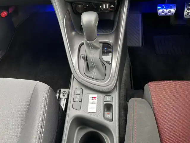 トヨタ ＧＲヤリス RS 山梨県 2021(令3)年 4.1万km エモーショナルレッドⅡ カーボン調ルーフ/運転席RECARO製シート/純正ディスプレイオーディオ/Bluetooth接続/バックカメラ/ETC/前席シートヒーター/ステアリングヒーター/パドルシフト/レーダークルーズコントロール/スペアキー1本/取扱説明書/保証書