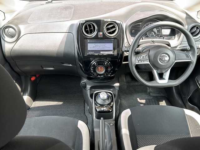 日産 ノート e－パワー X Vセレクション 静岡県 2020(令2)年 5.9万km ダークメタルグレー ケンウッドナビ(カロッツェリア)/・SD/・FM/・AM/・Bluetooth/・iPod/・USB/・CD/DVD/主要装備/・アラウンドビューモニター/・衝突被害軽減システム/・ＥＴＣ/・ＬＥＤヘッドライト/・オートライト/・デジタルインナーミラー/・クリアランスソナー/・１５インチ純正ＡＷ/・レーンキープアシスト/・横滑り防止装置