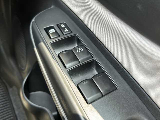 日産 ノート e－パワー X Vセレクション 静岡県 2020(令2)年 5.9万km ダークメタルグレー ケンウッドナビ(カロッツェリア)/・SD/・FM/・AM/・Bluetooth/・iPod/・USB/・CD/DVD/主要装備/・アラウンドビューモニター/・衝突被害軽減システム/・ＥＴＣ/・ＬＥＤヘッドライト/・オートライト/・デジタルインナーミラー/・クリアランスソナー/・１５インチ純正ＡＷ/・レーンキープアシスト/・横滑り防止装置