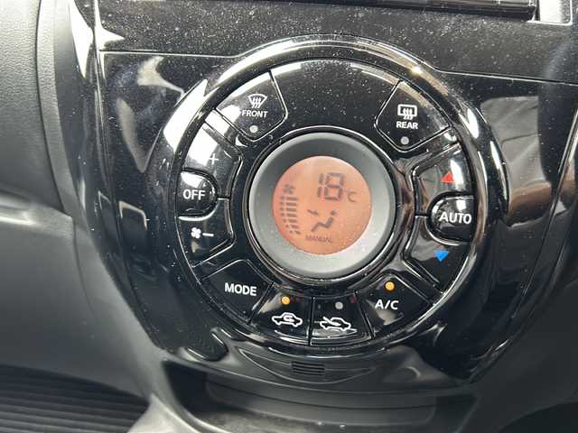 日産 ノート e－パワー X Vセレクション 静岡県 2020(令2)年 5.9万km ダークメタルグレー ケンウッドナビ(カロッツェリア)/・SD/・FM/・AM/・Bluetooth/・iPod/・USB/・CD/DVD/主要装備/・アラウンドビューモニター/・衝突被害軽減システム/・ＥＴＣ/・ＬＥＤヘッドライト/・オートライト/・デジタルインナーミラー/・クリアランスソナー/・１５インチ純正ＡＷ/・レーンキープアシスト/・横滑り防止装置