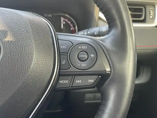 トヨタ ＲＡＶ４ アドベンチャー オフロードPKG 兵庫県 2022(令4)年 3.2万km アティチュードブラックマイカ 純正ＳＤナビ/・Bluetooth/・ＡＭ／ＦＭ/・Miracast/・アップルカープレイ/・アンドロイドオート/ルーフレール/シートヒーター/エアーシート/ステアリングヒーター/ドラレコ/ＥＴＣ/レザーシート/クルーズコントロール/純正AW/純正フロアマット