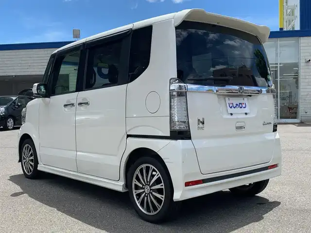 ホンダ Ｎ ＢＯＸ カスタム G ターボSSパッケージ 福井県 2014(平26)年 6万km プレミアムホワイトパール (株)IDOMが運営する【じしゃロン福井店】の自社ローン対象車両になります。こちらは現金またはオートローンご利用時の価格です。自社ローンご希望の方は別途その旨お申付け下さい/社外ナビ（CD・DVD・BT接続可）/フルセグテレビ/バックカメラ/ETC/両側パワースライドドア/クルーズコントロール/CTBA/HID/純正フロアマット