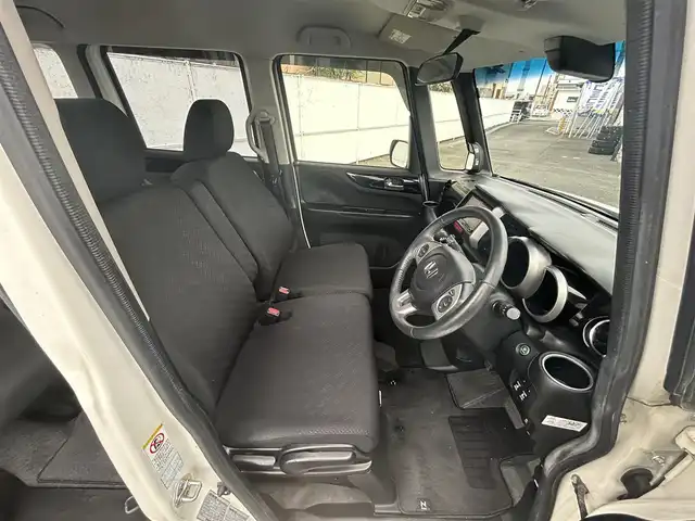 ホンダ Ｎ ＢＯＸ カスタム G ターボSSパッケージ 奈良県 2014(平26)年 6万km プレミアムホワイトパール (株)IDOMが運営する【じしゃロン奈良店】の自社ローン対象車両になります。こちらは現金ご利用時の価格です。/自社ローンご希望の方は別途その旨お申付け下さい。