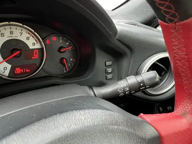 トヨタ ８６ GT リミテッド 三重県 2012(平24)年 13.9万km ライトニングレッド 6速MT/車高調（BLITZ）/フロントエアロ（トラスト）/リアエアロ/リアスポイラー/社外ホイール(RAYS　グラムライツ57CR）/社外オーディオ（Bluetooth/AM/FM/USB）/ドライブレコーダー（前）/ETC/社外エアクリーナー/ハーフレザー/シートヒーター（運転席/助手席）/オートライト/無塗装ディフューザー付同色リアバンパー/マフラーカッター/リアスポイラー/リアフォグランプ/フロアアンダーカバー/革/アルカンターラコンビシート/ウォークイン機構（助手席）/スペアキー