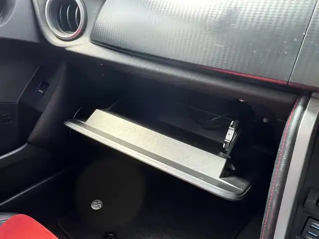 トヨタ ８６ GT リミテッド 三重県 2012(平24)年 13.9万km ライトニングレッド 6速MT/車高調（BLITZ）/フロントエアロ（トラスト）/リアエアロ/リアスポイラー/社外ホイール(RAYS　グラムライツ57CR）/社外オーディオ（Bluetooth/AM/FM/USB）/ドライブレコーダー（前）/ETC/社外エアクリーナー/ハーフレザー/シートヒーター（運転席/助手席）/オートライト/無塗装ディフューザー付同色リアバンパー/マフラーカッター/リアスポイラー/リアフォグランプ/フロアアンダーカバー/革/アルカンターラコンビシート/ウォークイン機構（助手席）/スペアキー